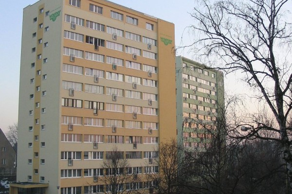 Elewacja budynku mieszkalnego przy ul. Wilczej 30 w Szczecinie