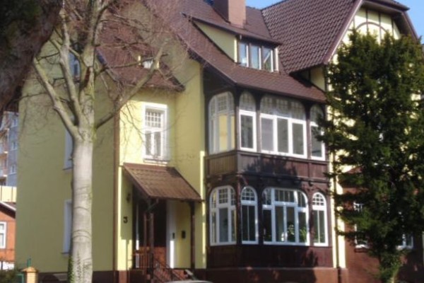 Elewacja budynku mieszkalnego z wymiana dachu przy ul. Sienkiewicza w Świnoujściu - obiekt zabytkowy