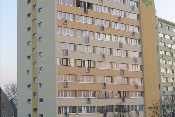 Elewacja budynku mieszkalnego przy ul. Wilczej 30 w Szczecinie