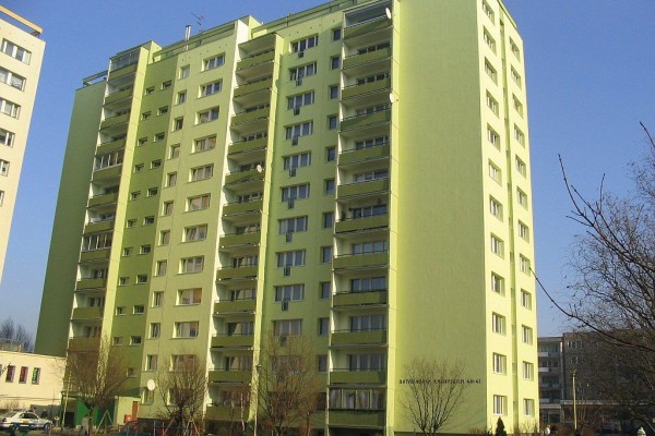 Elewacja budynku mieszkalnego przy ul. Batalionów Chłopskich 40-41 w Szczecinie